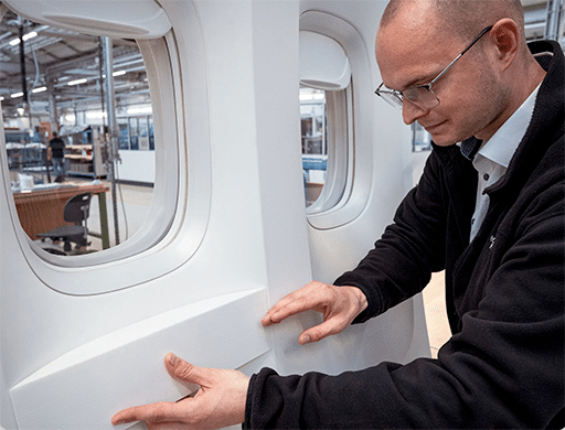 From precise plastic adaptation to high-strength metal pressing tools, additive manufacturing offers numerous possibilities. Lufthansa Technik’s Additive Manufacturing Center focuses on repairing, replacing and developing new parts. Lufthansa Technik image.